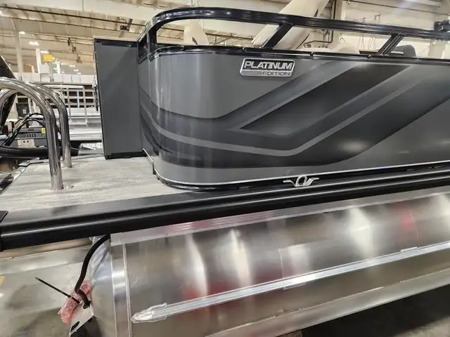 2025 Avalon Pontoons Venture 85 Rear Fish 23 FT in Powerboats & Motorboats in Saskatoon - Image 4