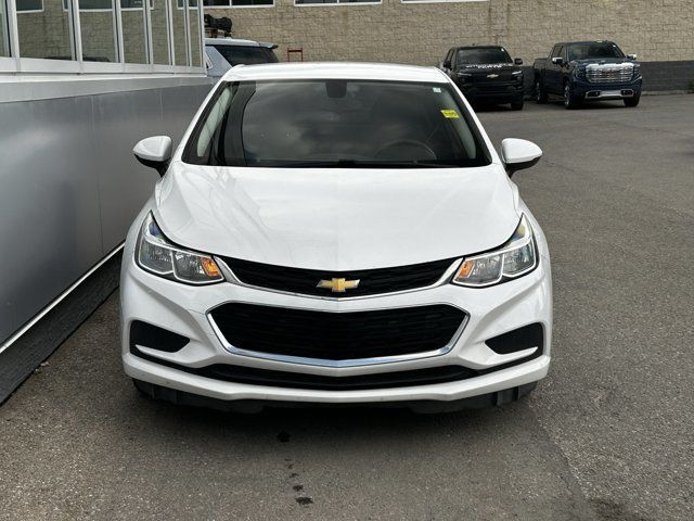 2017 Chevrolet Cruze LS in Cars & Trucks in Calgary - Image 2