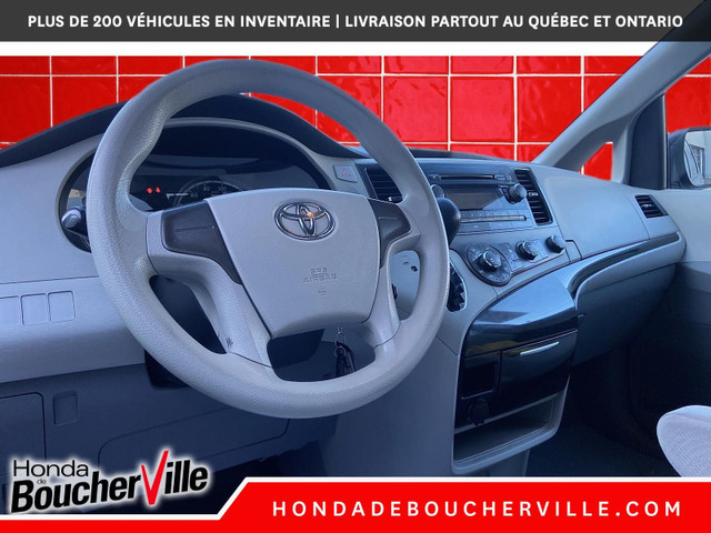 2013 Toyota Sienna LE 4 cyl, 7 PASSAGERS in Cars & Trucks in Longueuil / South Shore - Image 3