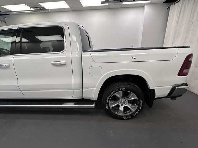 2022 RAM 1500 Laramie 5.7L Hemi - Vented & Heated Seats - Ram... in Cars & Trucks in Lethbridge - Image 3