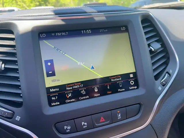 2023 Jeep Cherokee Altitude dans Autos et camions dans Ottawa - Image 18