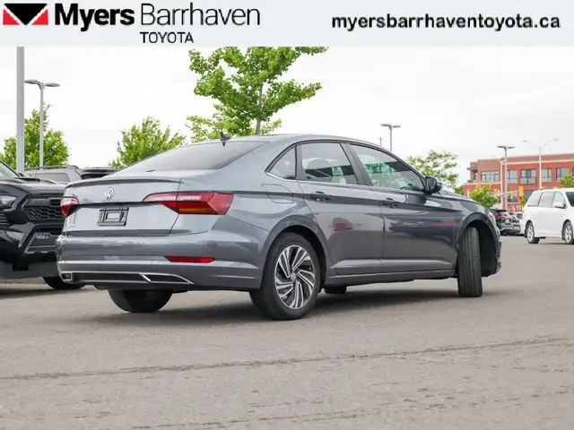 2019 Volkswagen Jetta Execline Auto - $191 B/W dans Autos et camions dans Ottawa - Image 4