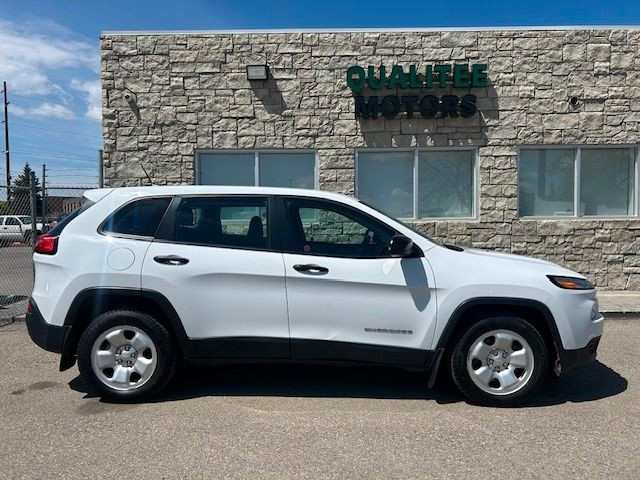 2016 Jeep Cherokee FWD 4dr Sport in Cars & Trucks in Calgary - Image 4
