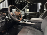 TRAILER SWAY CONTROL, TRACTION CONTROL, REAR STEP BUMPER, ILLUMINATED ENTRY, REMOTE KEYLESS ENTRY, R... (image 8)