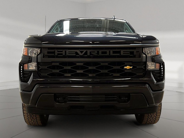 2023 Chevrolet Silverado 1500 CUSTOM CREW CAB 4X4 in Cars & Trucks in Laval / North Shore - Image 2