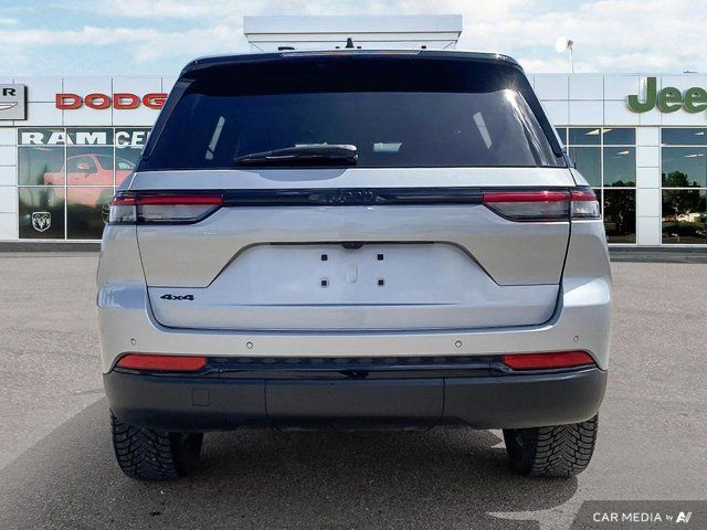 2024 Jeep Grand Cherokee Altitude 4x4 Sunroof Nav Capable in Cars & Trucks in St. Albert - Image 4