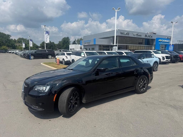 2020 Chrysler 300 S AWD, Remote Start, 8.4 Display, Back up C... in Cars & Trucks in Oakville / Halton Region