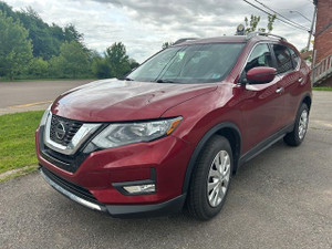 2018 Nissan Rogue SV AWD 185 B/W ON THE ROAD*