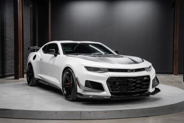 2020 Chevrolet Camaro ZL1 | 1LE Track Pack | 6.2L V8 in Cars & Trucks in Strathcona County - Image 3