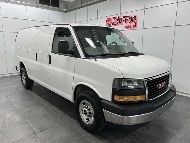 2023 GMC Savana Cargo Van 2500 BOITE COURTE - MAGS - CLIMATISATI in Cars & Trucks in Québec City