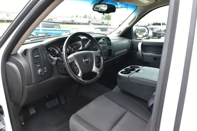 2012 GMC Sierra 1500 ***RARE HYBRID, ONLY HAS 61,000KM*** dans Autos et camions dans Calgary - Image 16