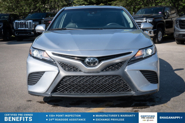 2018 Toyota Camry SE CLEAN CARFAX | LOW KM in Cars & Trucks in Calgary - Image 2
