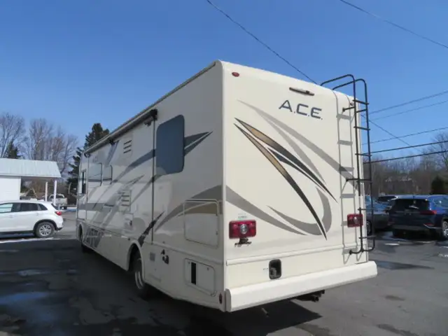 2020 Thor Motor Coach A.c.e Thor Motor Coach A.C.E. 30.4 in RVs & Motorhomes in Granby - Image 9