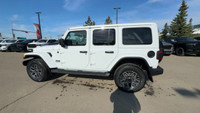 This 2025 JEEP WRANGLER 4-DOOR SAHARA has the following options Cloth Low-Back Bucket Seats, Remote... (image 9)