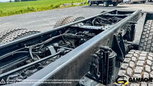 2013 WESTERN STAR 4900SA DAY CAB & CHASSIS FRAME in Heavy Trucks in Chilliwack - Image 12