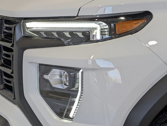 2024 GMC Canyon ElevationConvenience &Tech Pkg in Cars & Trucks in Barrie - Image 2