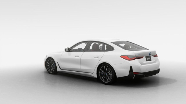 2025 BMW i4 eDrive40 | Premium | Sièges En Sensatec Perforé in Cars & Trucks in City of Montréal - Image 2