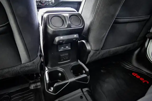 2020 Jeep Wrangler Unlimited Sahara • HEATED SEATS/STEERING • NA in Cars & Trucks in Kingston - Image 36