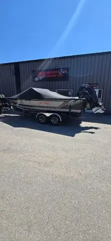 2025 Lund 2075 Pro-V SportThe Lund 2075 Pro V professional fishing boat is engineered to deliver. Se...
