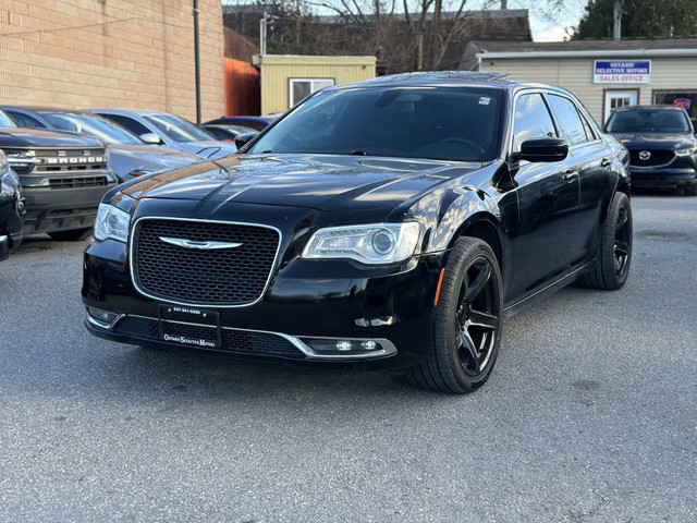 2017 Chrysler 300 4dr Sdn Touring RWD / No Accidents in Cars & Trucks in City of Toronto