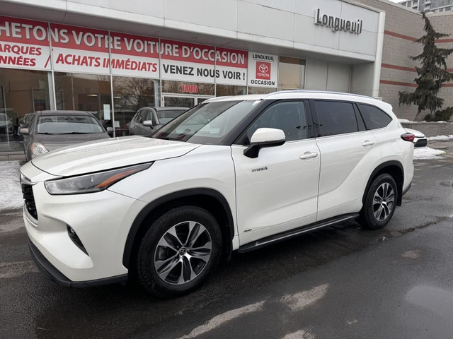 2021 Toyota Highlander in Cars & Trucks in Longueuil / South Shore