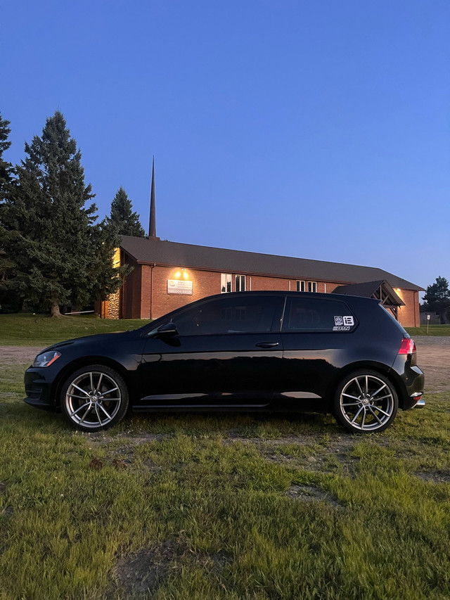 2015 Volkswagen Golf  in Cars & Trucks in Muskoka - Image 2