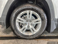 Experience the perfect blend of style and practicality with this 2022 GMC Terrain SLE. Boasting a fu... (image 9)