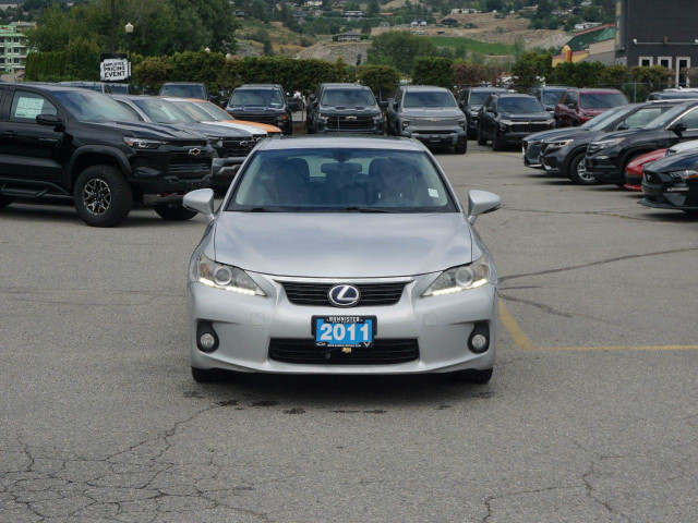 2011 Lexus CT 200h in Cars & Trucks in Penticton - Image 2