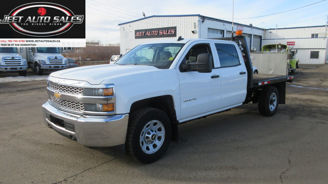 2019 CHEVY 3500 CREW CAB FLAT DECK in Cars & Trucks in Edmonton - Image 2