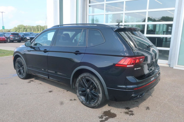 Volkswagen Tiguan Comfortline R-Line Black Edition 4MOTION 2.0L  in Cars & Trucks in Lévis - Image 4