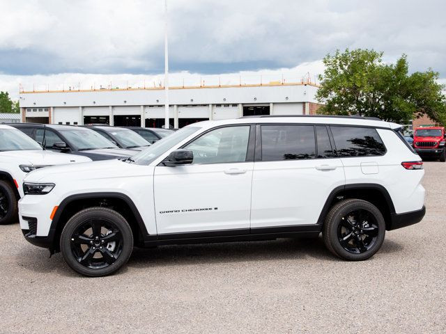 2025 Jeep Grand Cherokee L Altitude 4x4, Sunroof, Remote Start in Cars & Trucks in Calgary - Image 2