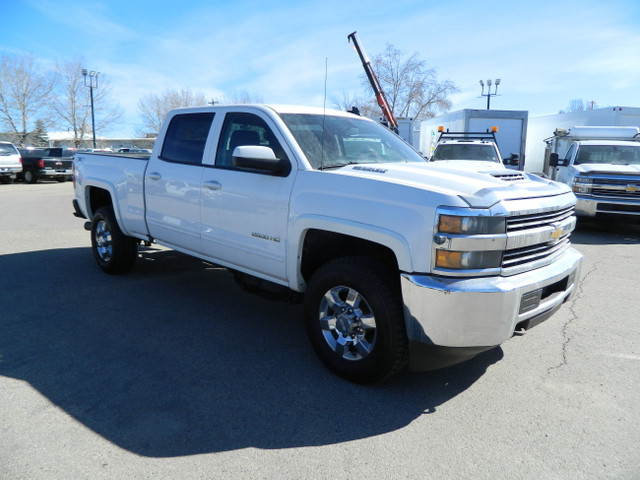 2017 Chevrolet Silverado 2500 DURAMAX DIESEL ( 92 000 KMS ) in Cars & Trucks in Edmonton
