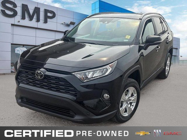 2020 Toyota RAV4 XLE | AWD | Sunroof | Heated Seats | Back Up in Cars & Trucks in Saskatoon