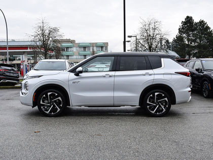 2025 Mitsubishi Outlander PHEV GT - Manager Demo, Call For Disco in Cars & Trucks in Burnaby/New Westminster - Image 2