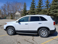 Reliable and ready for all seasons, this AWD Sorento handles anything you can throw at it! With only... (image 9)