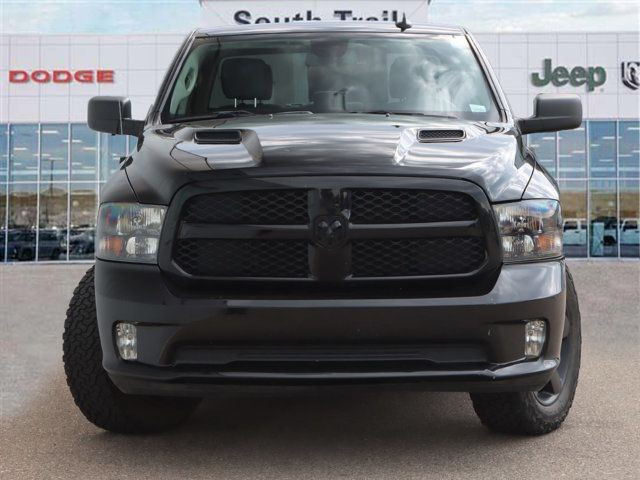 2021 Ram 1500 Classic Express 4x4 Crew Cab 5'7 Box in Cars & Trucks in Calgary - Image 2