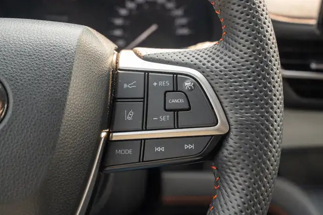 2024 Toyota Sienna XSE AWD in Cars & Trucks in Edmonton - Image 20