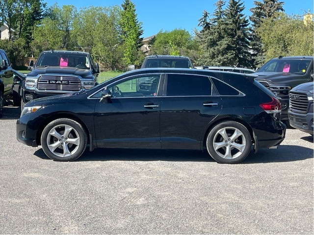2013 Toyota Venza LOW KMS V6 Loaded Leather Sunroof 2 Sets of Wh in Cars & Trucks in Calgary - Image 2