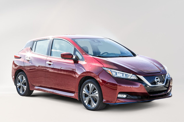 2020 Nissan Leaf Electrique / Hatchback Volant et siege chauffan in Cars & Trucks in City of Montréal - Image 2