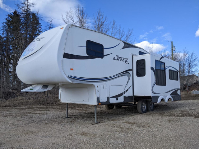 2012 MVP 265 LRL 30 Ft T/A 5th Wheel Travel Trailer Jazz in Travel Trailers & Campers in Edmonton