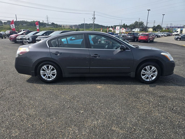 2012 Nissan Altima 4dr Sdn I4 CVT 2.5 S in Cars & Trucks in Saint John - Image 4