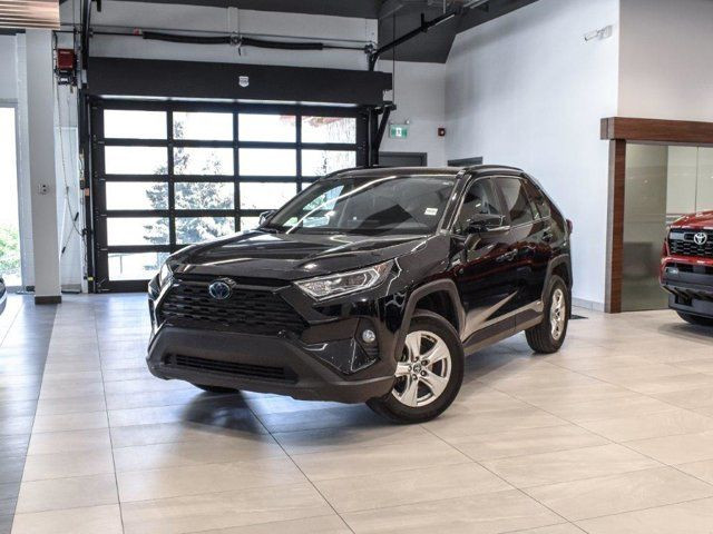 2021 Toyota Rav4 Hybrid XLE in Cars & Trucks in Calgary - Image 3
