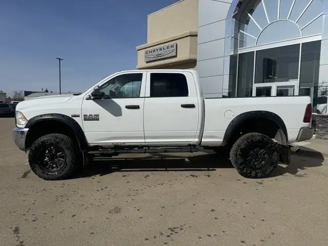 2014 Ram 2500 ST Crew Cab 4x4 | V8 HEMI | Blowout Special | CD in Cars & Trucks in Edmonton - Image 4
