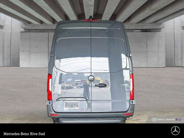2023 Mercedes-Benz Sprinter 2500 170 Wheelbase High Roof in Cars & Trucks in Longueuil / South Shore - Image 4