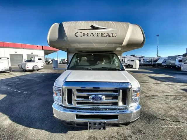 2020 Thor Motor Coach Chateau 22E in RVs & Motorhomes in Abbotsford - Image 5