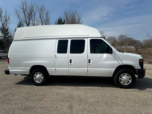 2012 Ford Econoline Cargo Van High Roof in Cars & Trucks in Oakville / Halton Region - Image 2