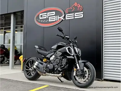 Sold pending pick-up 2023 Ducati Diavel V4 Thrilling BlackDare to be Bold Muscular, sporty, exaggera...