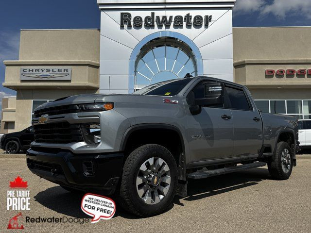2024 Chevrolet Silverado 2500HD Custom Crew Cab 4WD | Low KMs in Cars & Trucks in Edmonton
