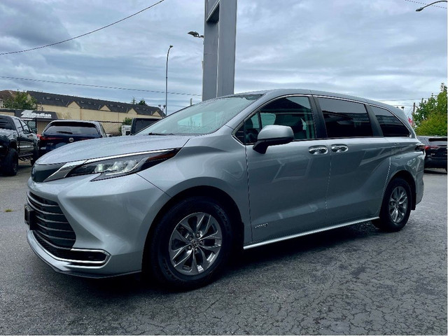 2021 Toyota Sienna XLE HYBRID PWR HEAT LEATHR SUNROOF PWR DOORS  in Cars & Trucks in Delta/Surrey/Langley - Image 3