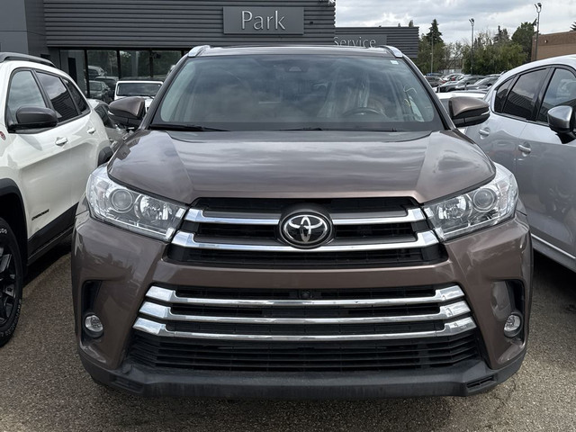 2019 Toyota Highlander in Cars & Trucks in Strathcona County - Image 2